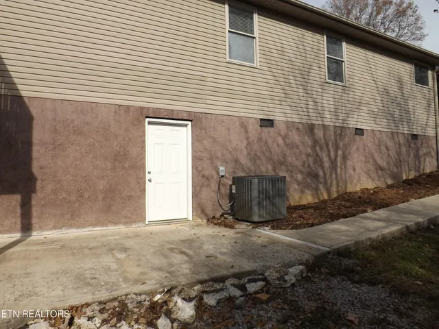 $450,000 | 140 Lancaster Street, Harrogate, TN 37752