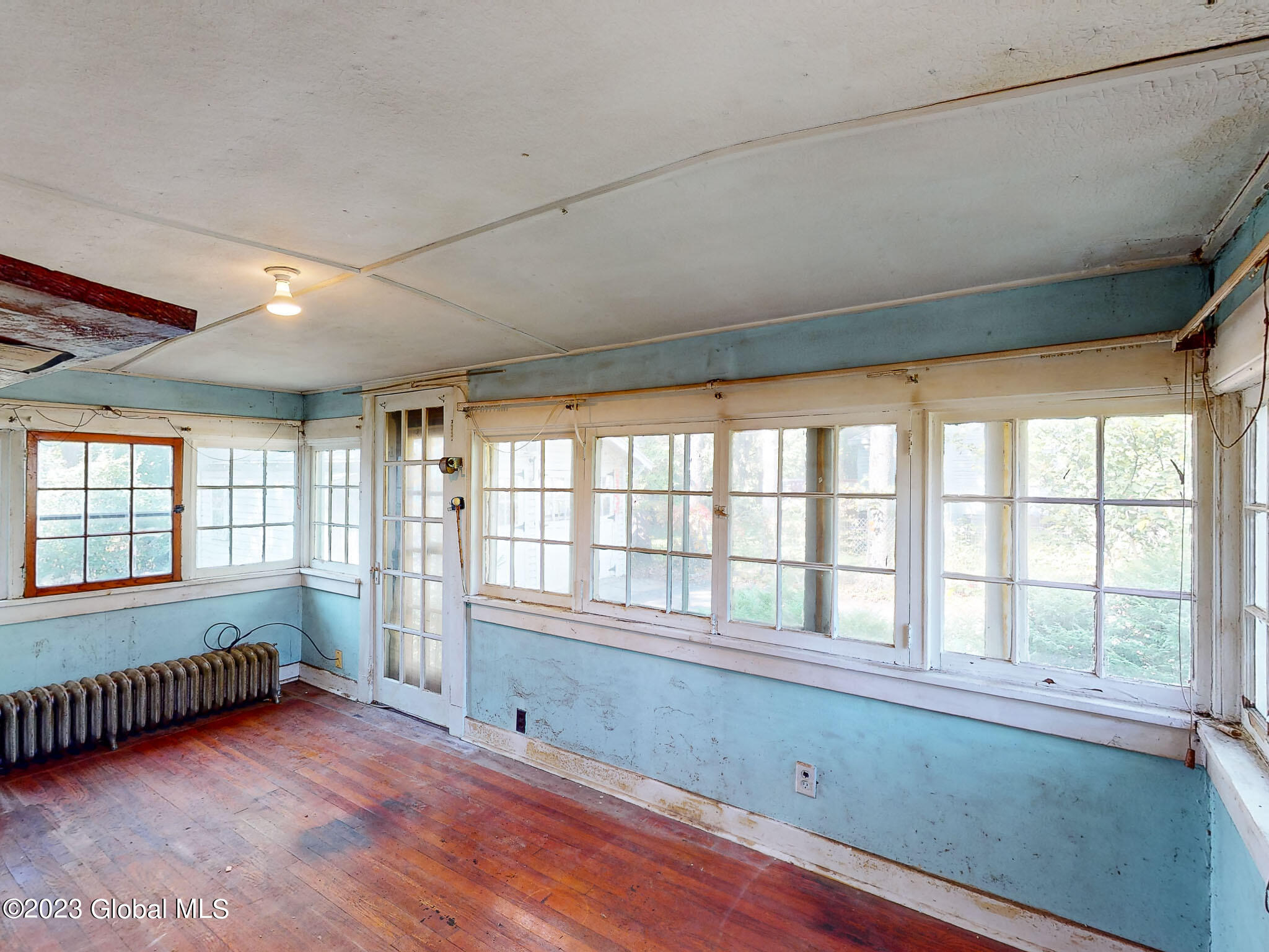 33 Merrill Street Colonie, NY 12205 - Photo 23 of 33 SUN ROOM-1