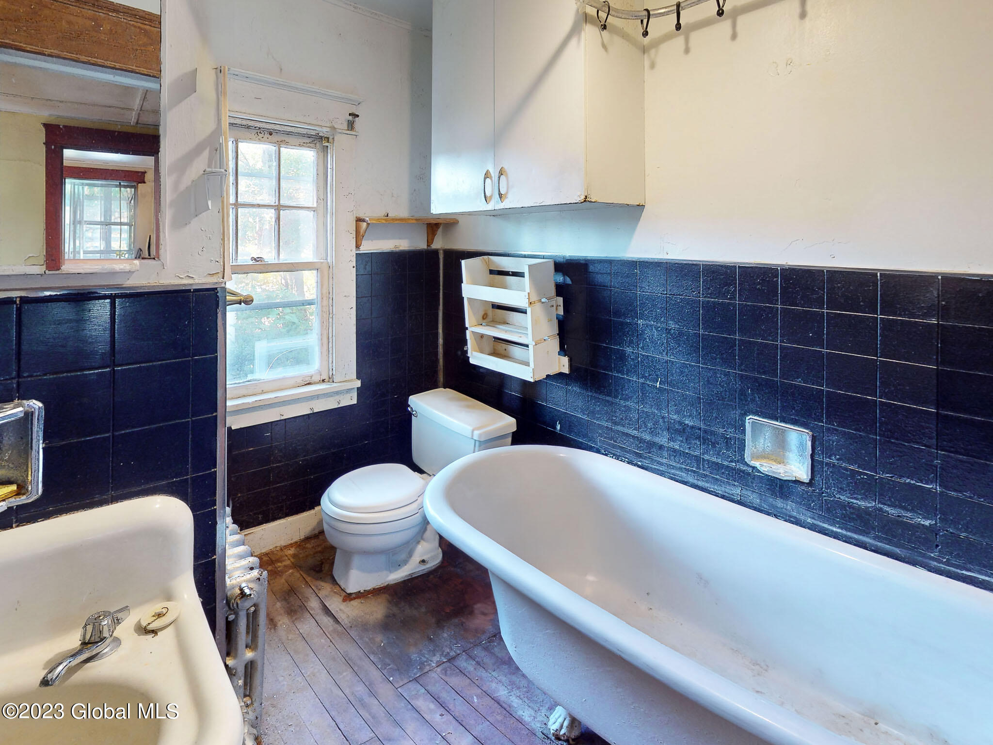 33 Merrill Street Colonie, NY 12205 - Photo 27 of 33 FULL BATHROOM