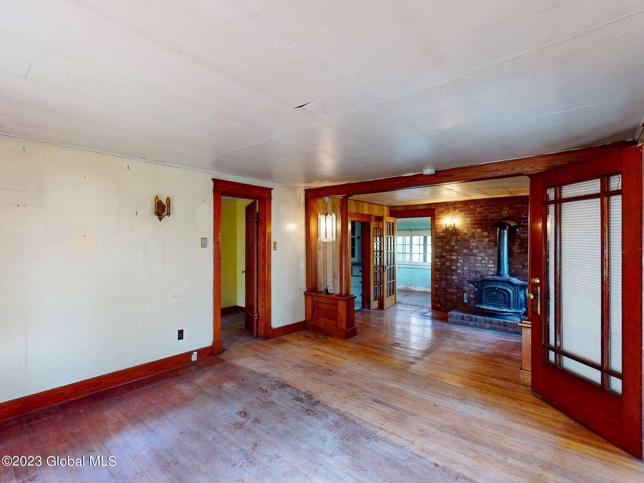 33 Merrill Street Colonie, NY 12205 - Photo 3 of 33 LIVING ROOM-1