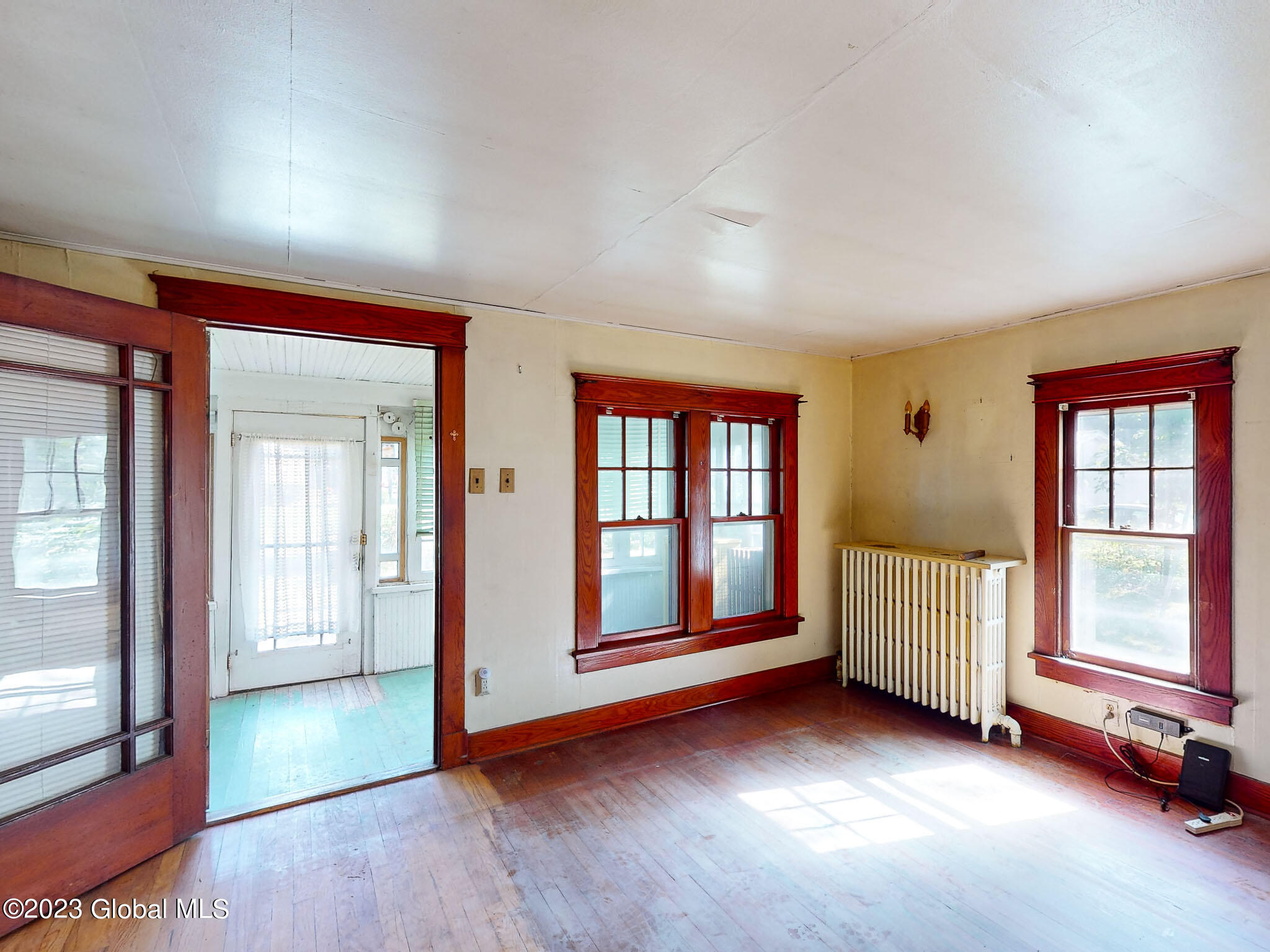 33 Merrill Street Colonie, NY 12205 - Photo 4 of 33 LIVING ROOM-3