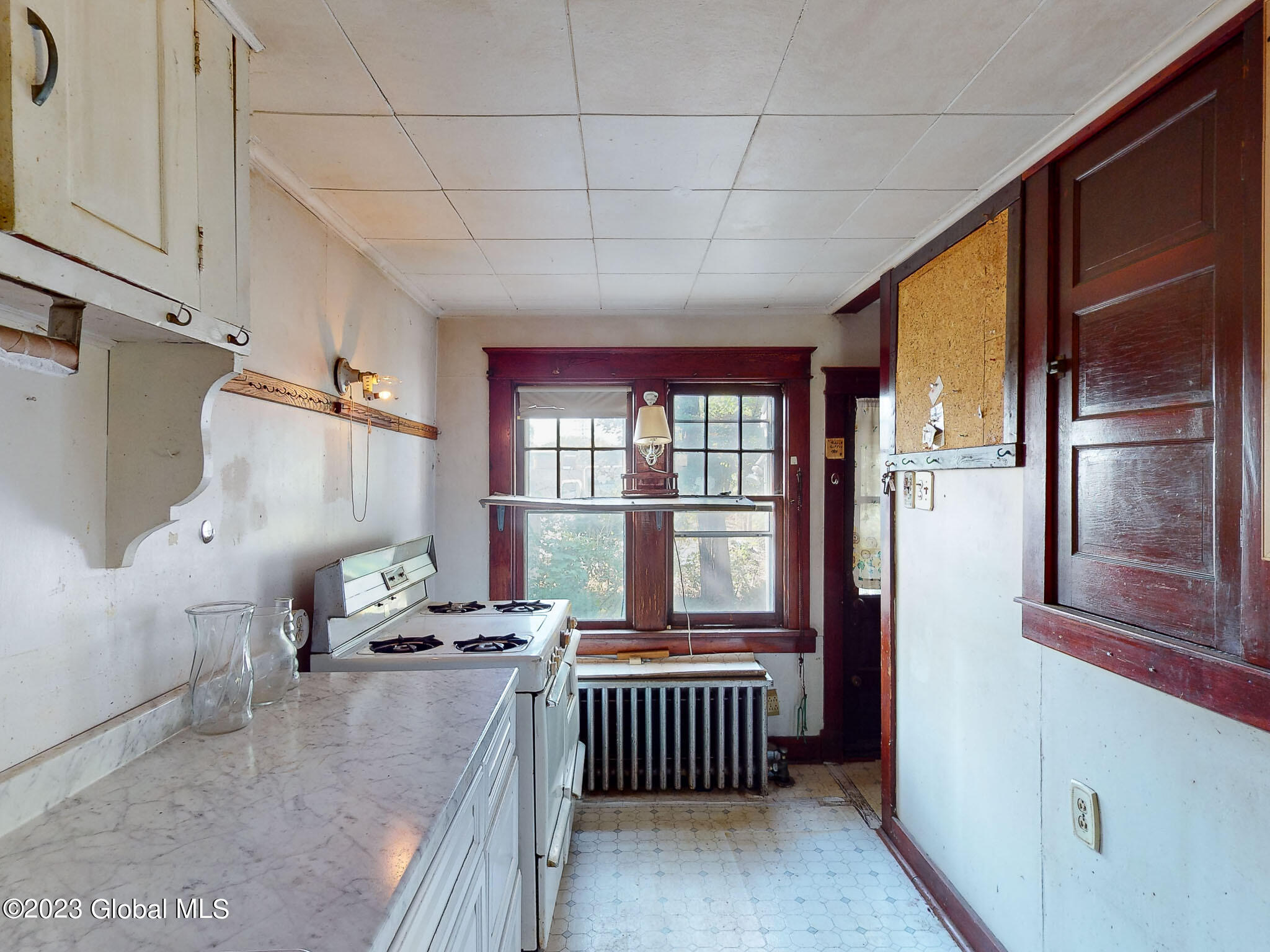 33 Merrill Street Colonie, NY 12205 - Photo 10 of 33 KITCHEN-2