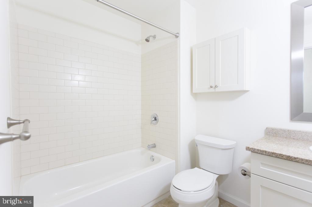 312-22 Walnut Street, Unit 102 Philadelphia, PA 19106 - Photo 10 of 17