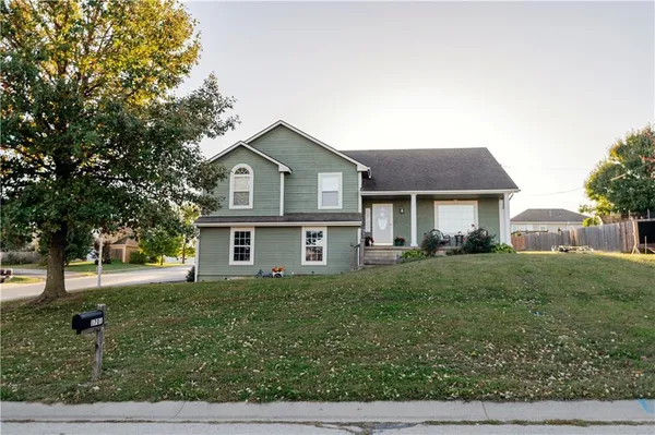 $330,000 | 1701 Jayhawk Drive, Atchison, KS 66002