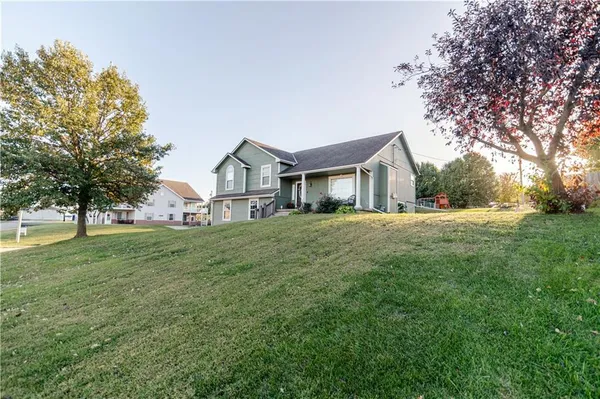 $330,000 | 1701 Jayhawk Drive, Atchison, KS 66002