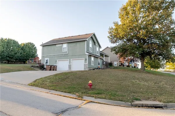 $330,000 | 1701 Jayhawk Drive, Atchison, KS 66002