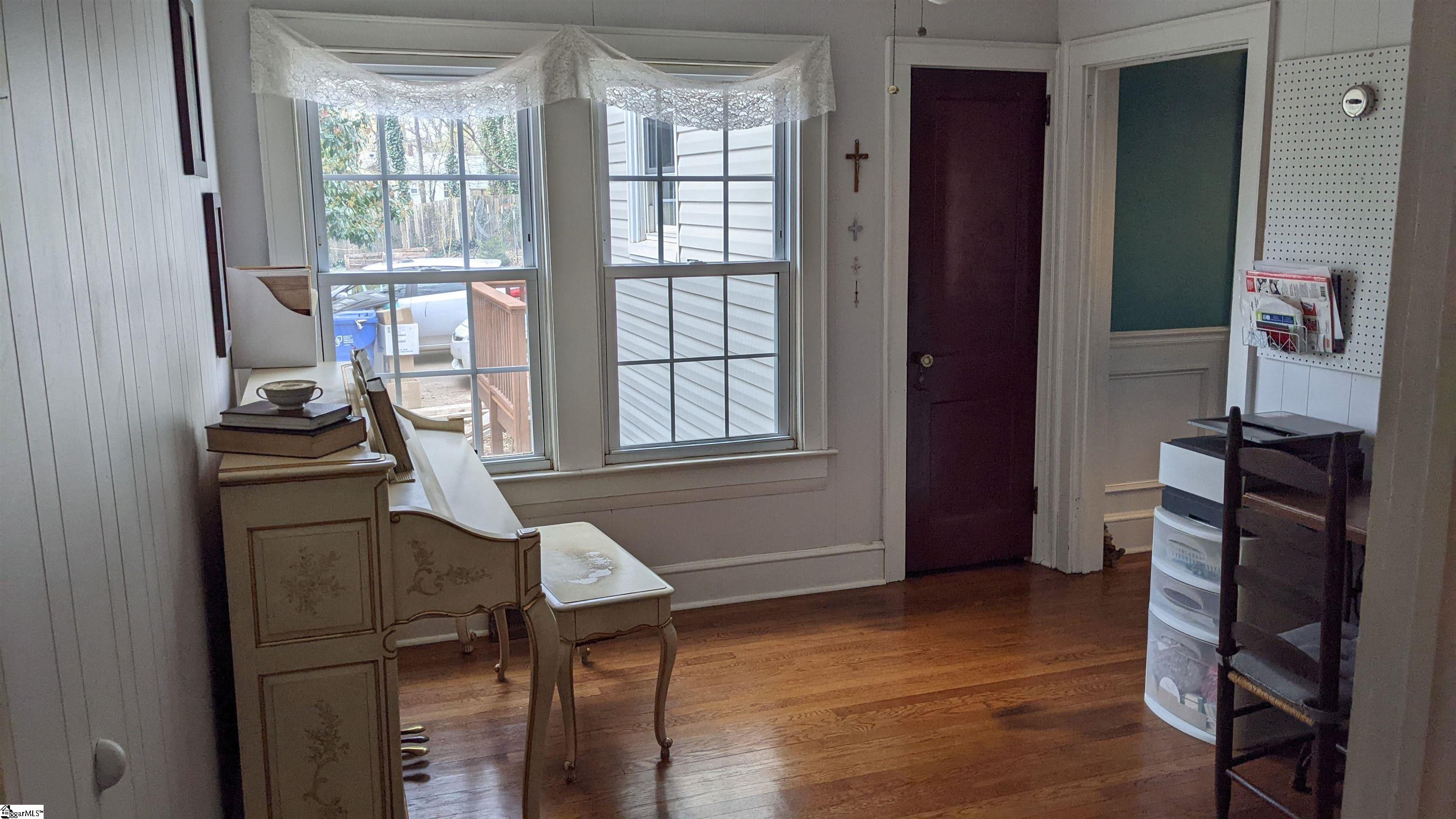 119 Rasor Drive Greenville, SC 29617 - Photo 10 of 30 Gallery Image 10