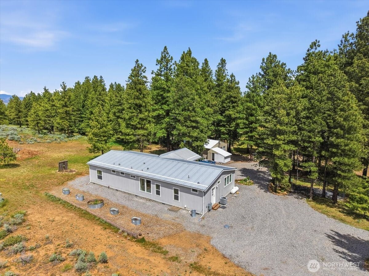 389 Muledeer Road East Wenatchee, WA 98802 - Photo 32 of 36
