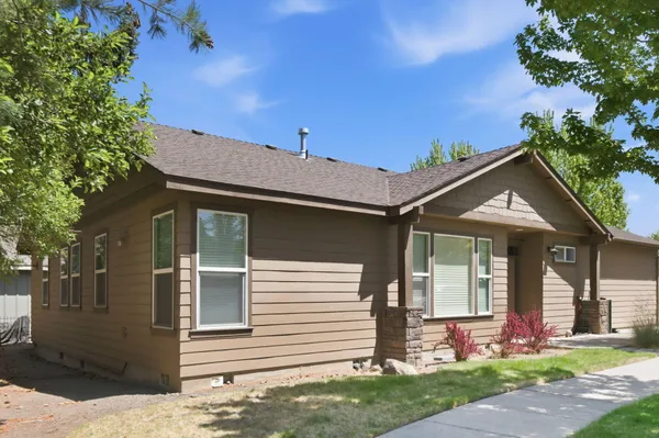 $620,000 | 2302 Northeast Mary Rose Place, Bend, OR 97701
