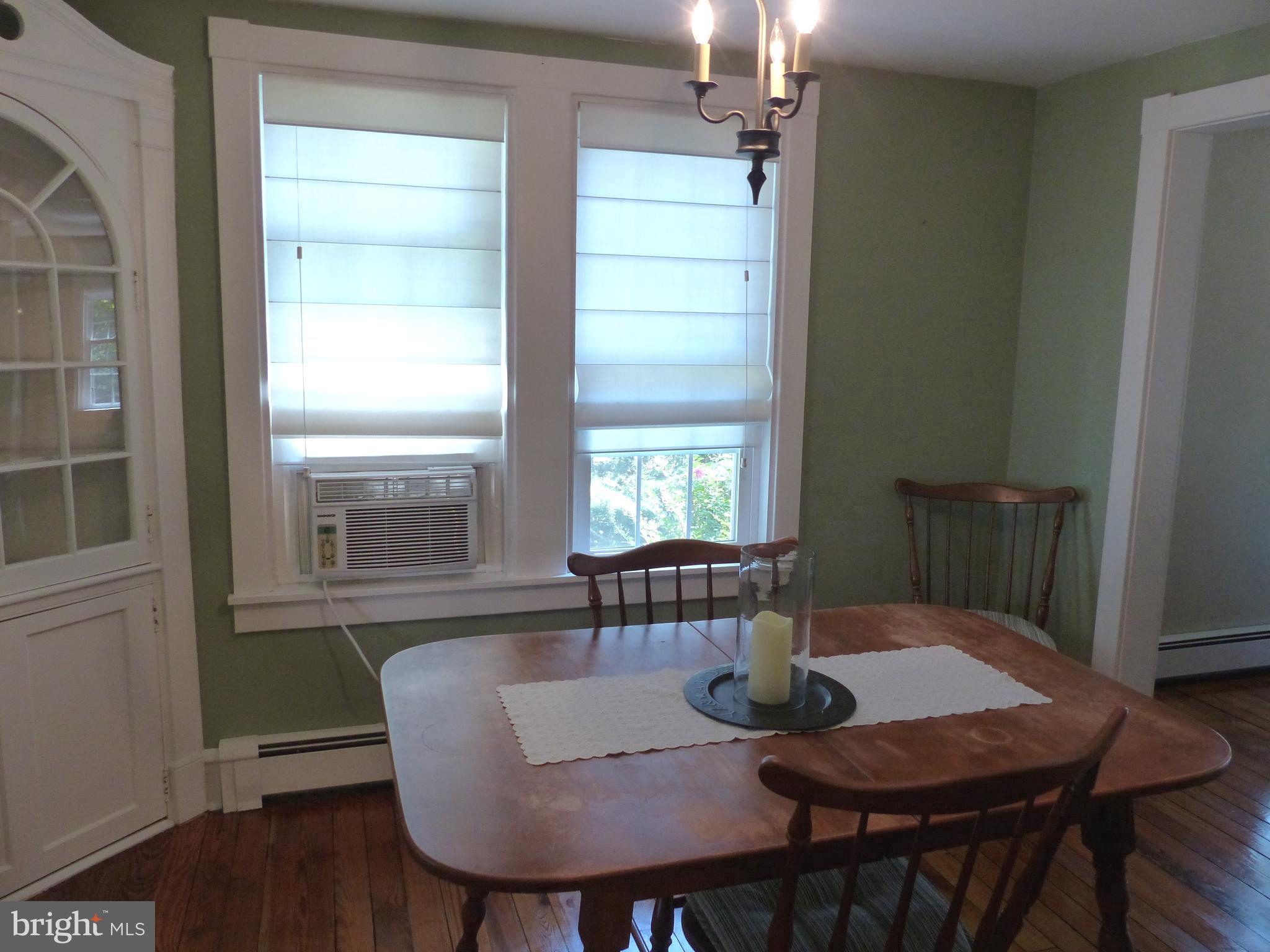 1093 Bleim Road Pottstown, PA 19464 - Photo 21 of 42 Dining room