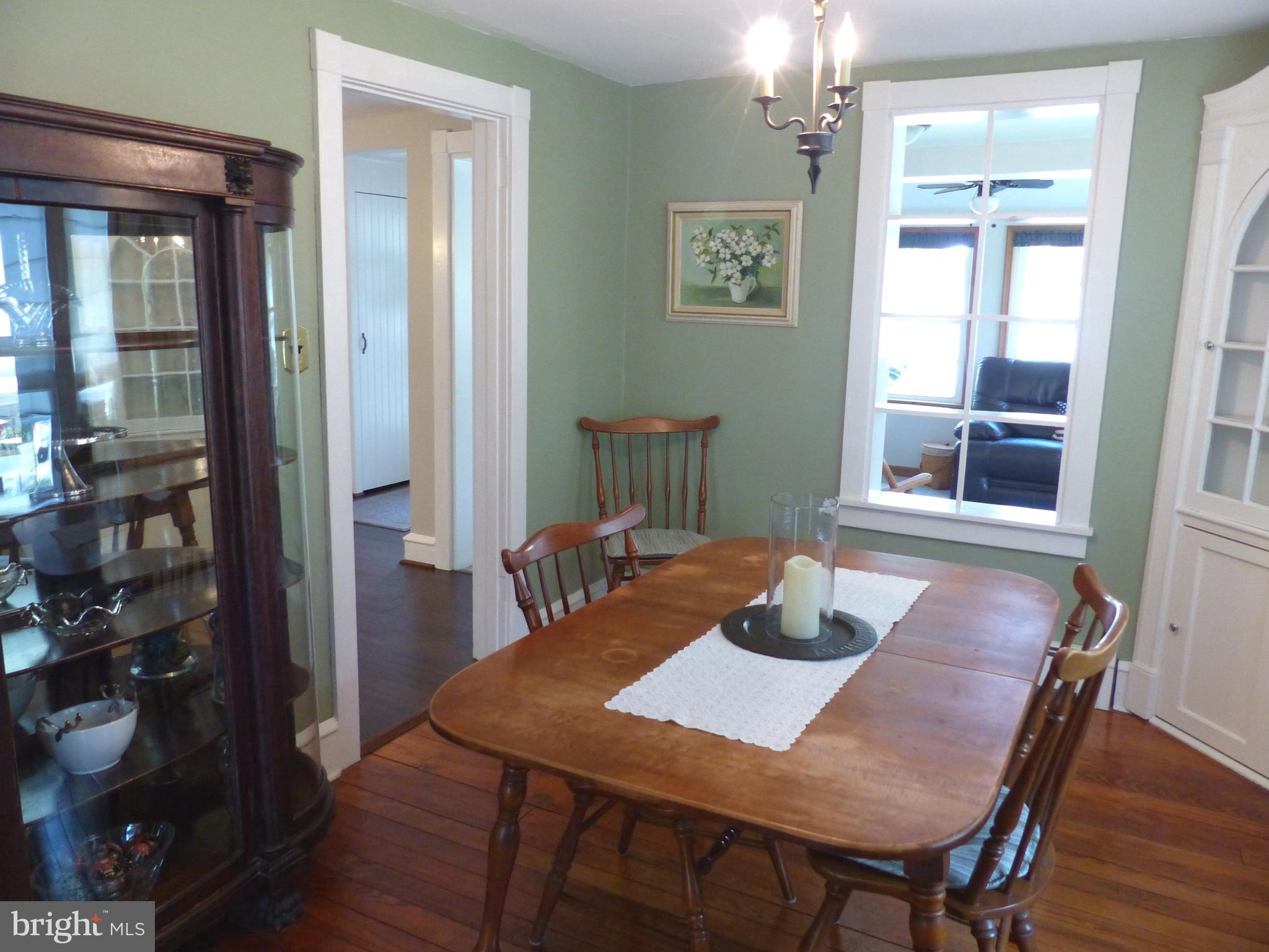 1093 Bleim Road Pottstown, PA 19464 - Photo 22 of 42 Dining room