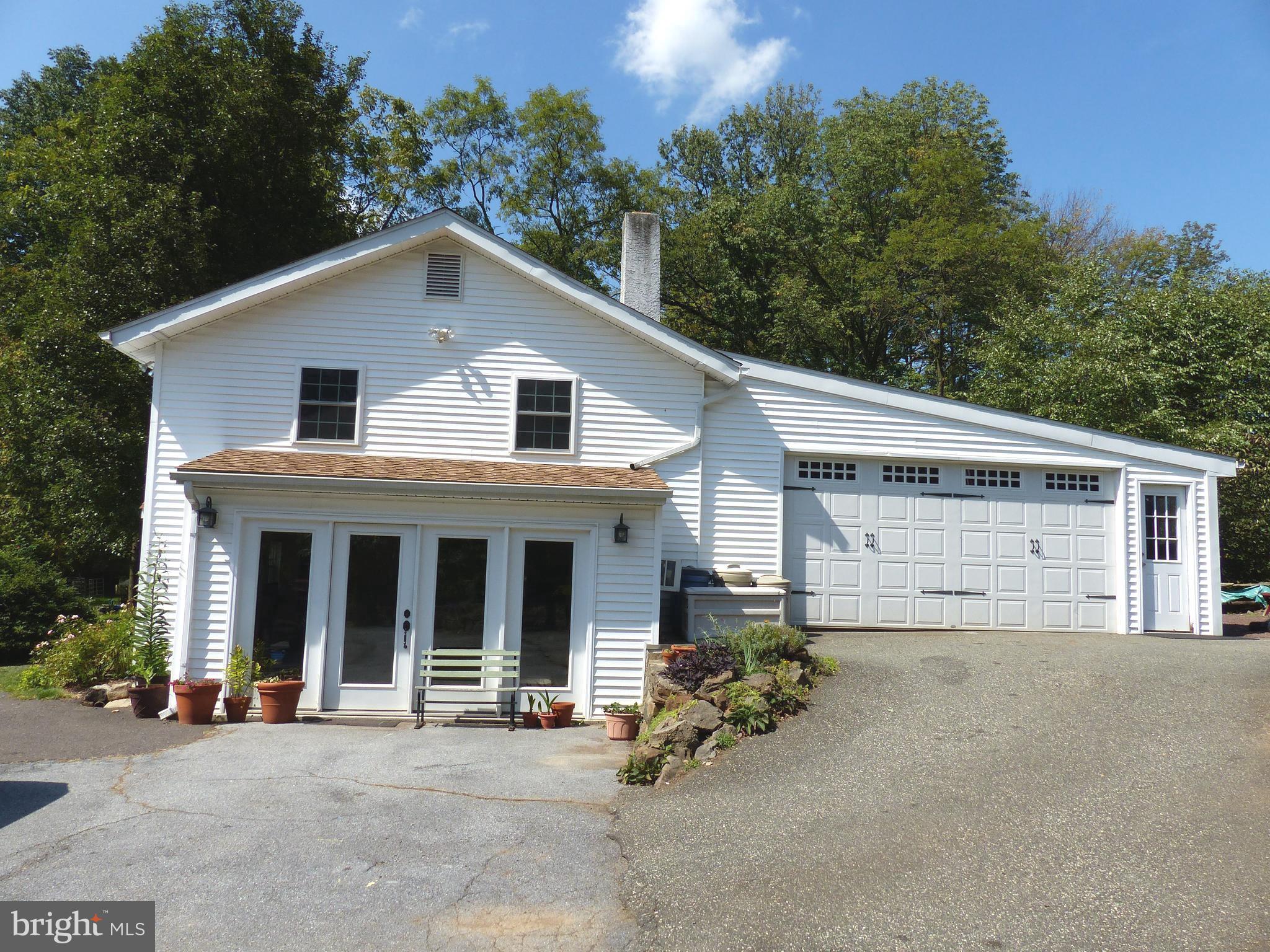 1093 Bleim Road Pottstown, PA 19464 - Photo 8 of 42 Outbuilding and garage