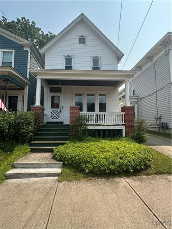 $140,000 | 121 East 3rd Street, Oswego, NY 13126