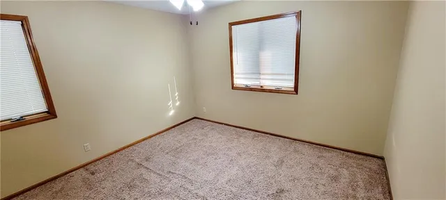 $189,000 | 1516 East Lincoln Street, Iola, KS 66749