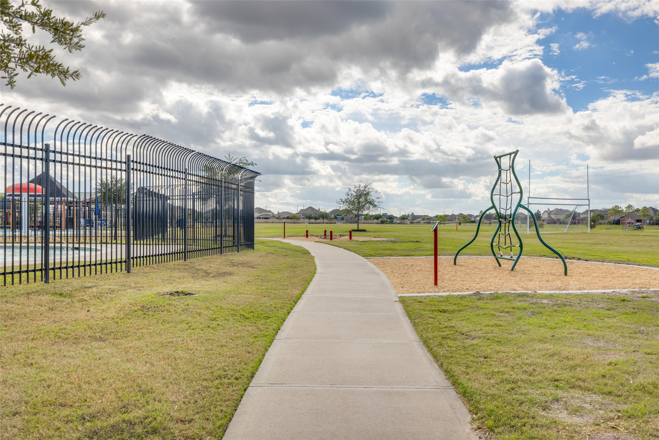 8227 Holly Blue Drive Rosharon, TX 77583 - Photo 14 of 21