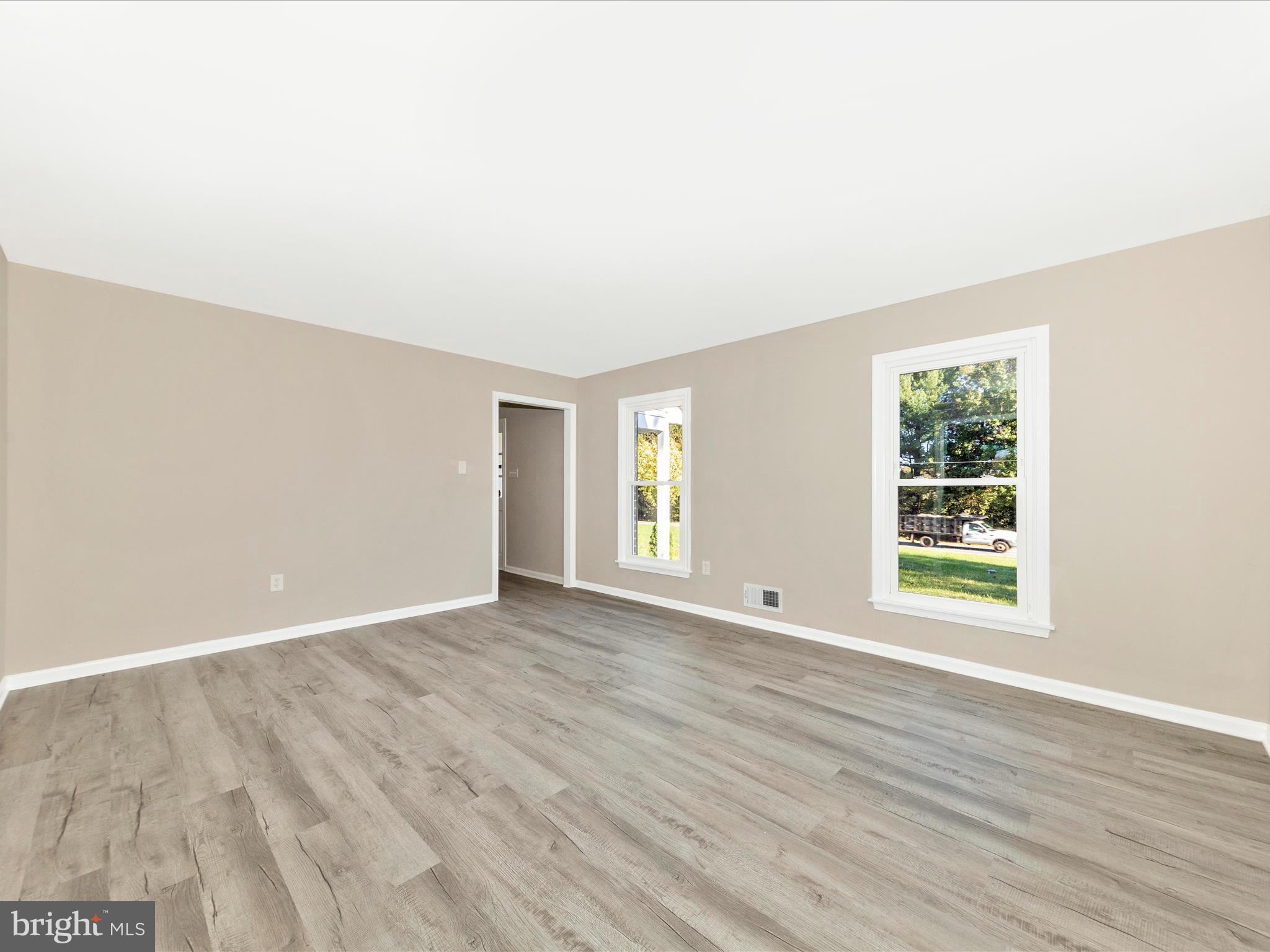 2431 Quebec School Road Middletown, MD 21769 - Photo 16 of 56 Living Room