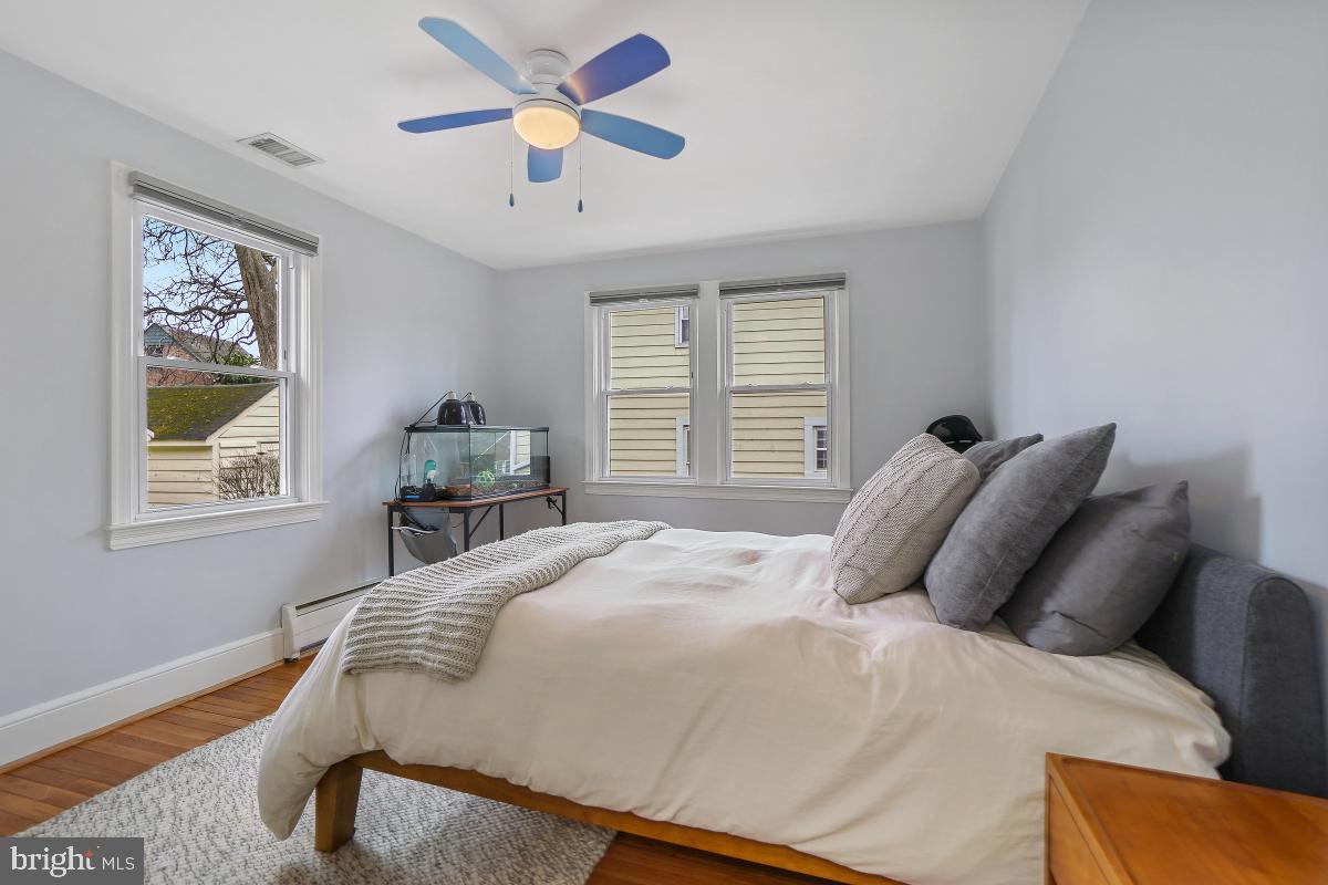 4 Sunnyside Road Silver Spring, MD 20910 - Photo 20 of 50 Bright Bedroom