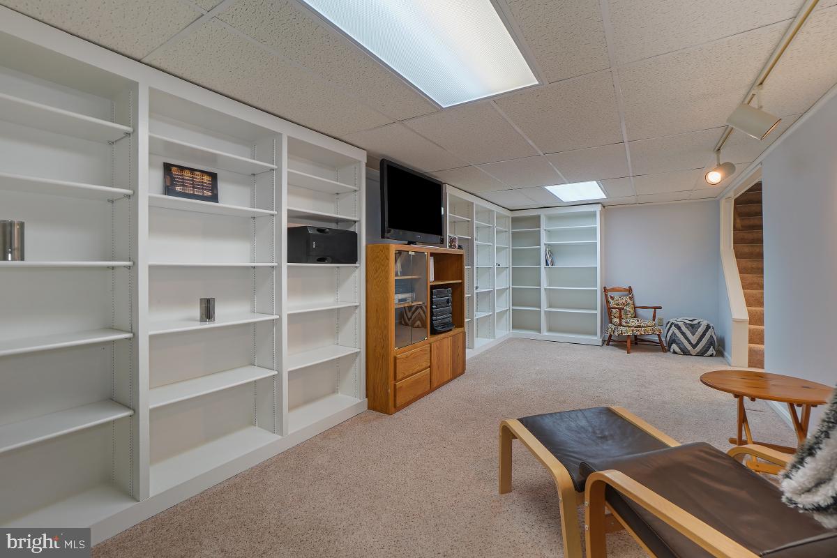 4 Sunnyside Road Silver Spring, MD 20910 - Photo 31 of 50 Convenient Built-Ins