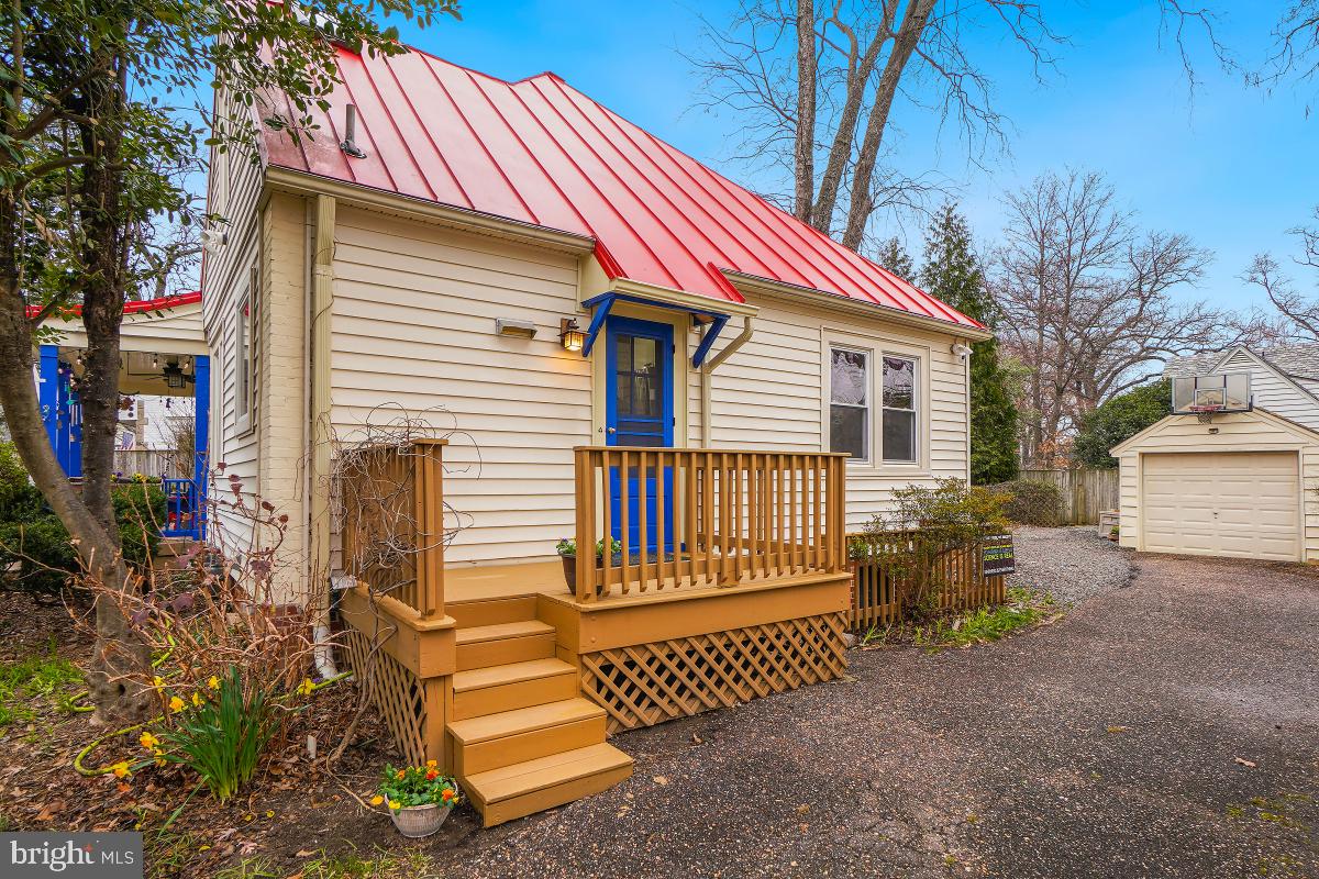 4 Sunnyside Road Silver Spring, MD 20910 - Photo 39 of 50 Side Entrance