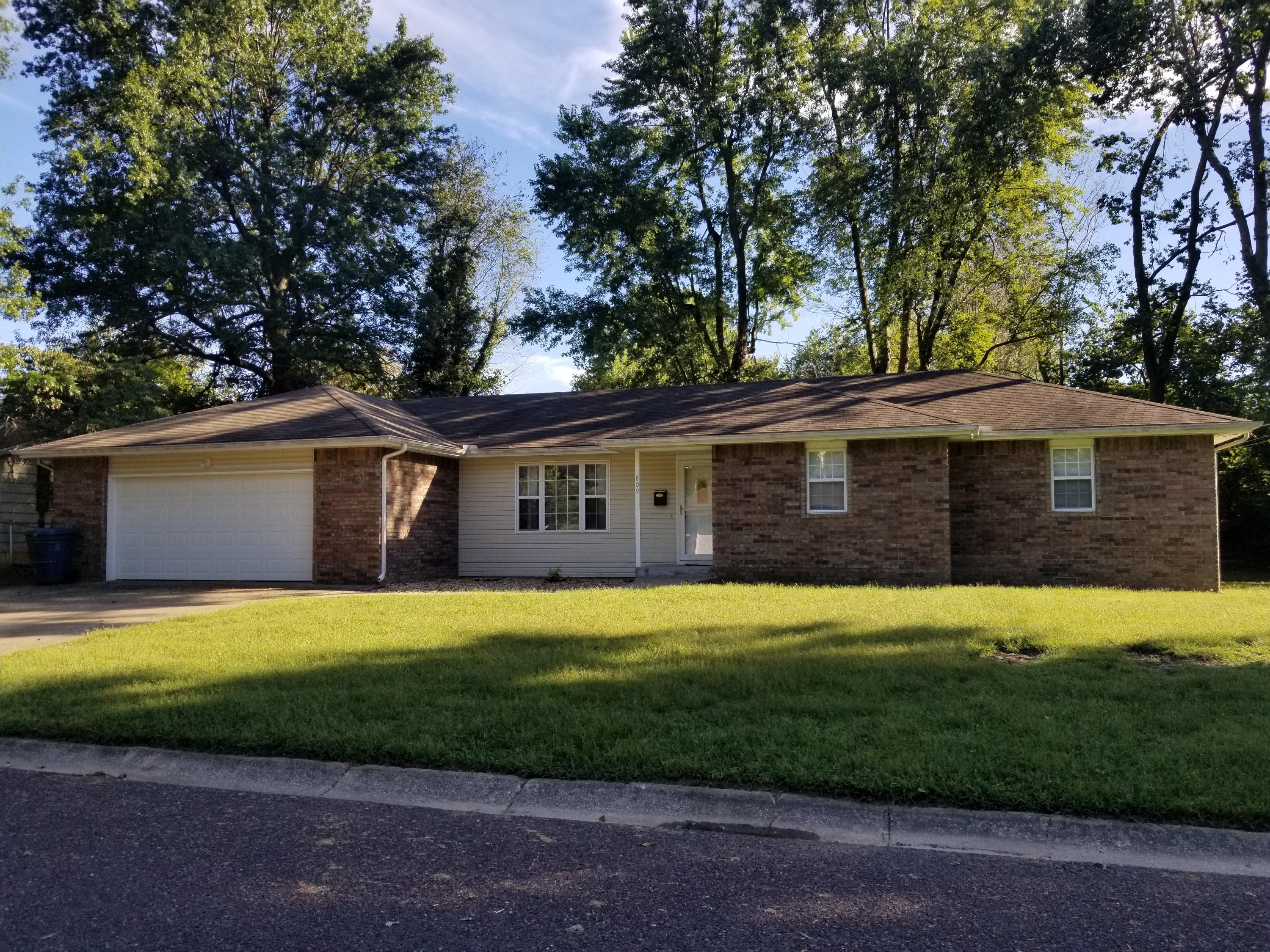 809 Boys Street Monett, MO 65708 - Photo 1 of 1 20190923_165707