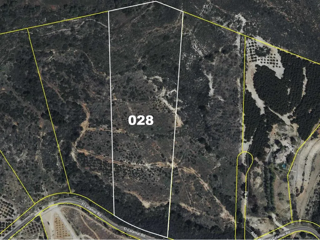 28 El Calamar Road Temecula, CA 92590 - Photo 2 of 33 a bathroom with a shower toilet and sink