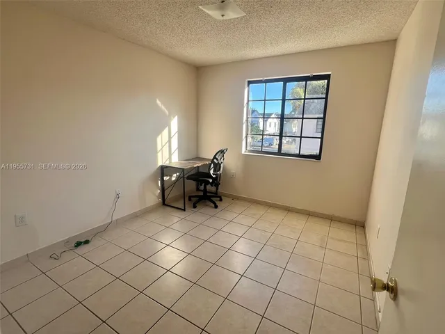 $319,999 | 1465 Southwest 122nd Avenue, Unit 119, Miami, FL 33184