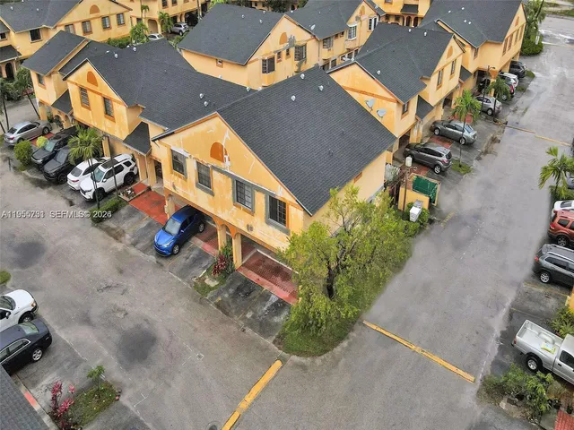 $319,999 | 1465 Southwest 122nd Avenue, Unit 119, Miami, FL 33184