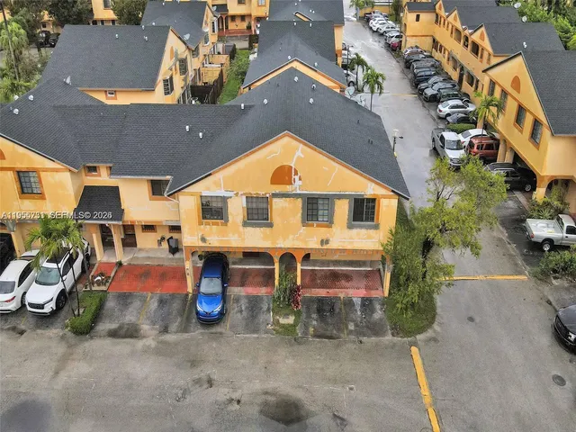 $319,999 | 1465 Southwest 122nd Avenue, Unit 119, Miami, FL 33184