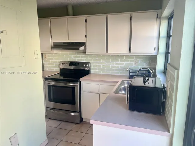 $319,999 | 1465 Southwest 122nd Avenue, Unit 119, Miami, FL 33184