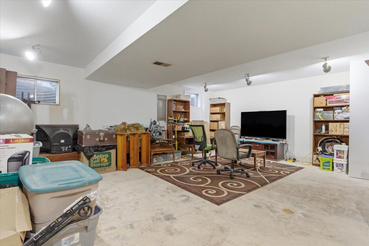 37471 Illinois Rte 59 Lake Villa, IL 60046 - Photo 14 of 26