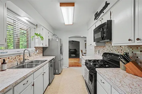 $695,000 | 1000 Hwy Y, St. Paul, MO 63366