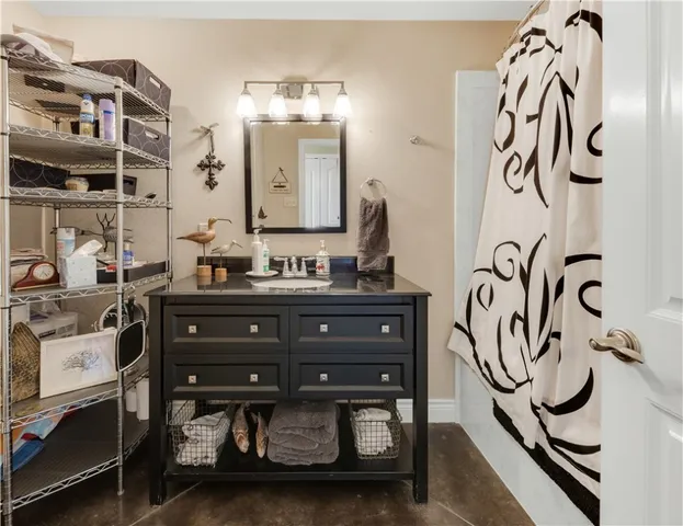 $899,900 | 9360 Riley Green Road, Franklin, TX 77856