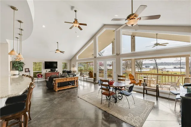 $899,900 | 9360 Riley Green Road, Franklin, TX 77856