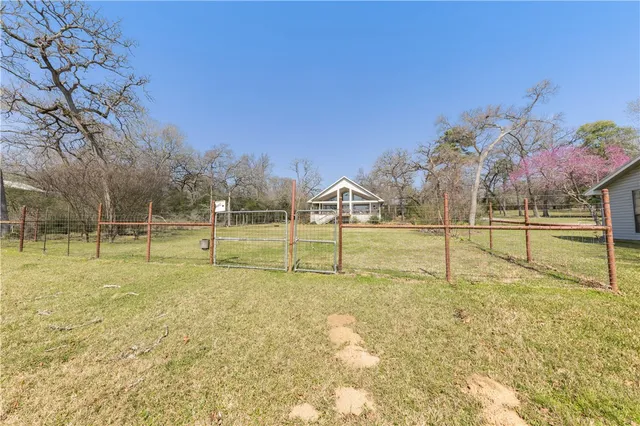 $899,900 | 9360 Riley Green Road, Franklin, TX 77856
