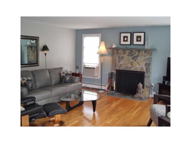 47 Asylum Road Warren, RI 02885 - Photo 3 of 22 Living Room.