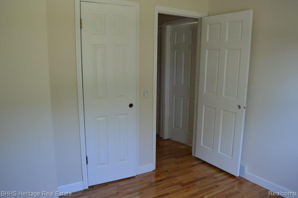 5462 Greenfield Road Brighton, MI 48114 - Photo 14 of 28 46489.jpg