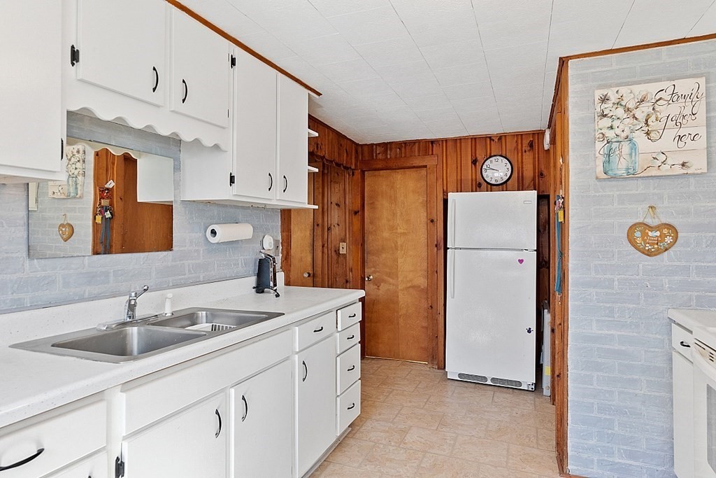 20 Brooks Village Road Phillipston, MA 01331 - Photo 8 of 26 Gallery Image 8