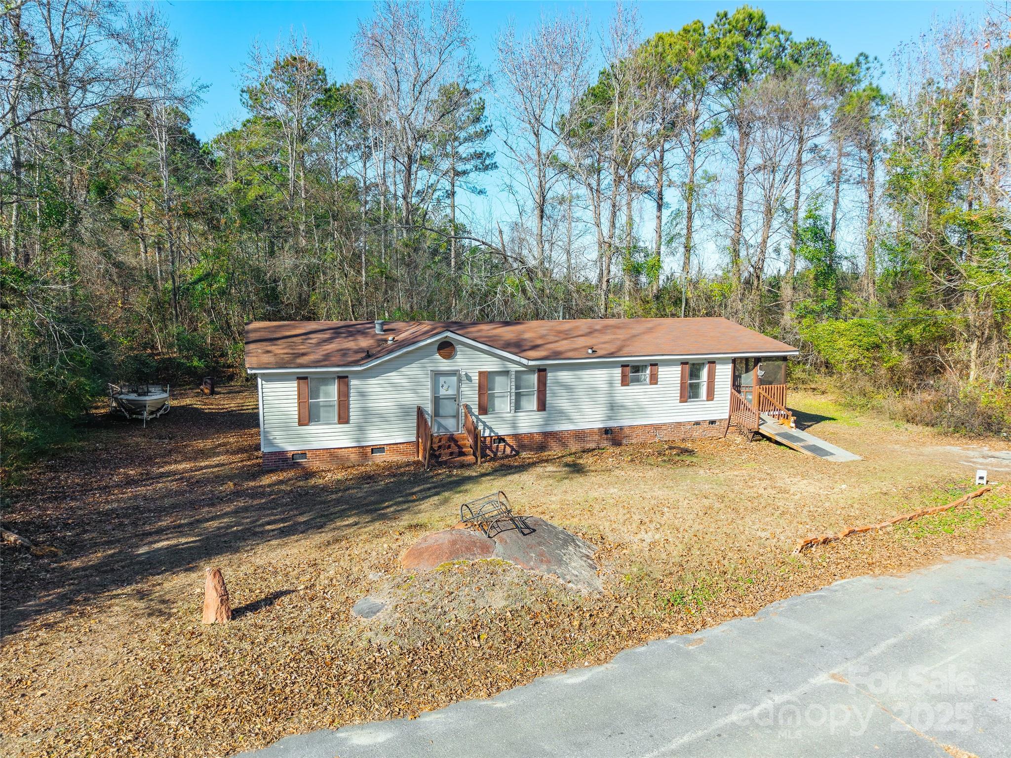 551 Arrowwood Road Great Falls, SC 29055 - Photo 10 of 12 a view of a house with a yard
