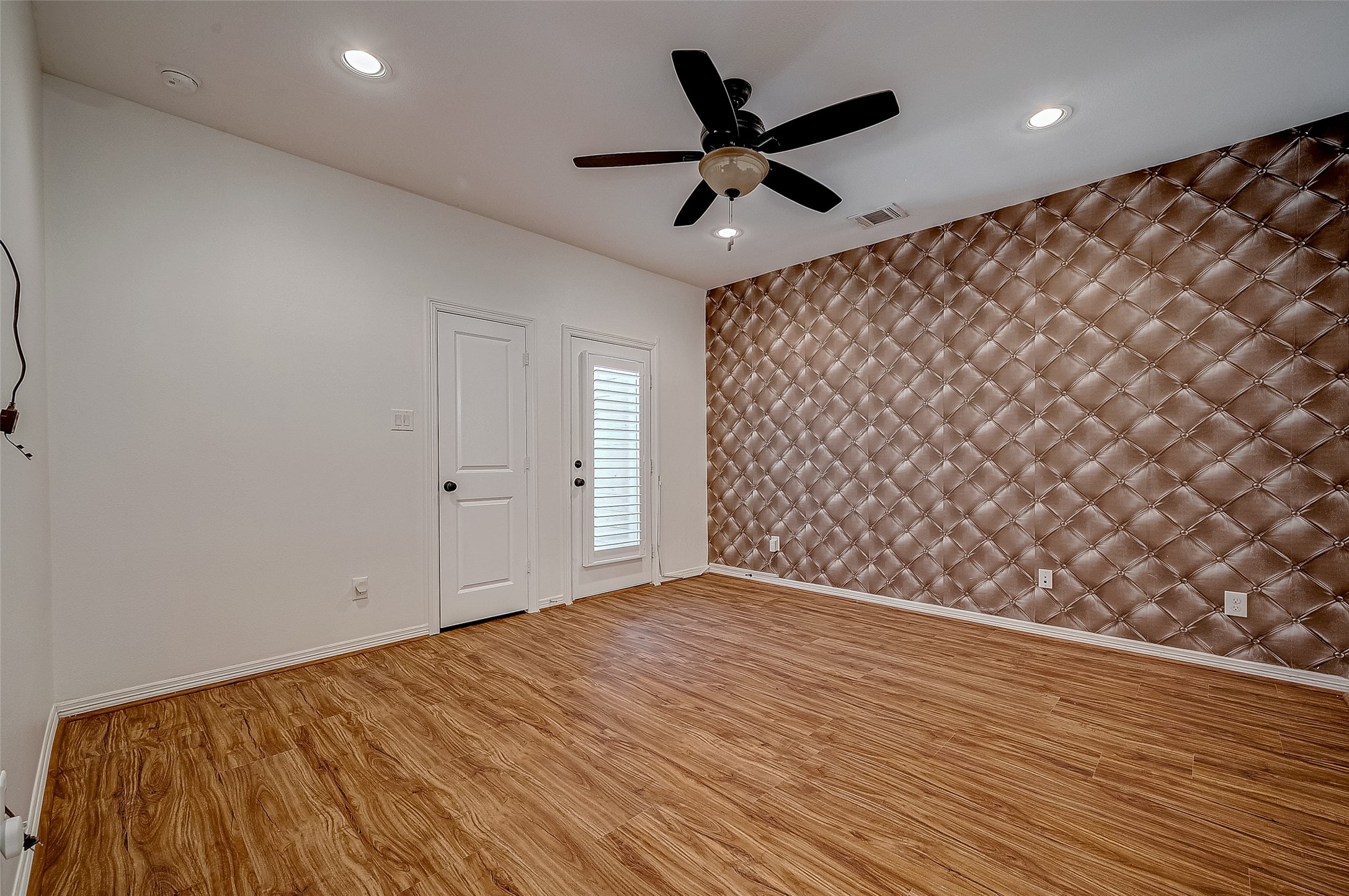 2411 Lawrence Street Houston, TX 77008 - Photo 12 of 30