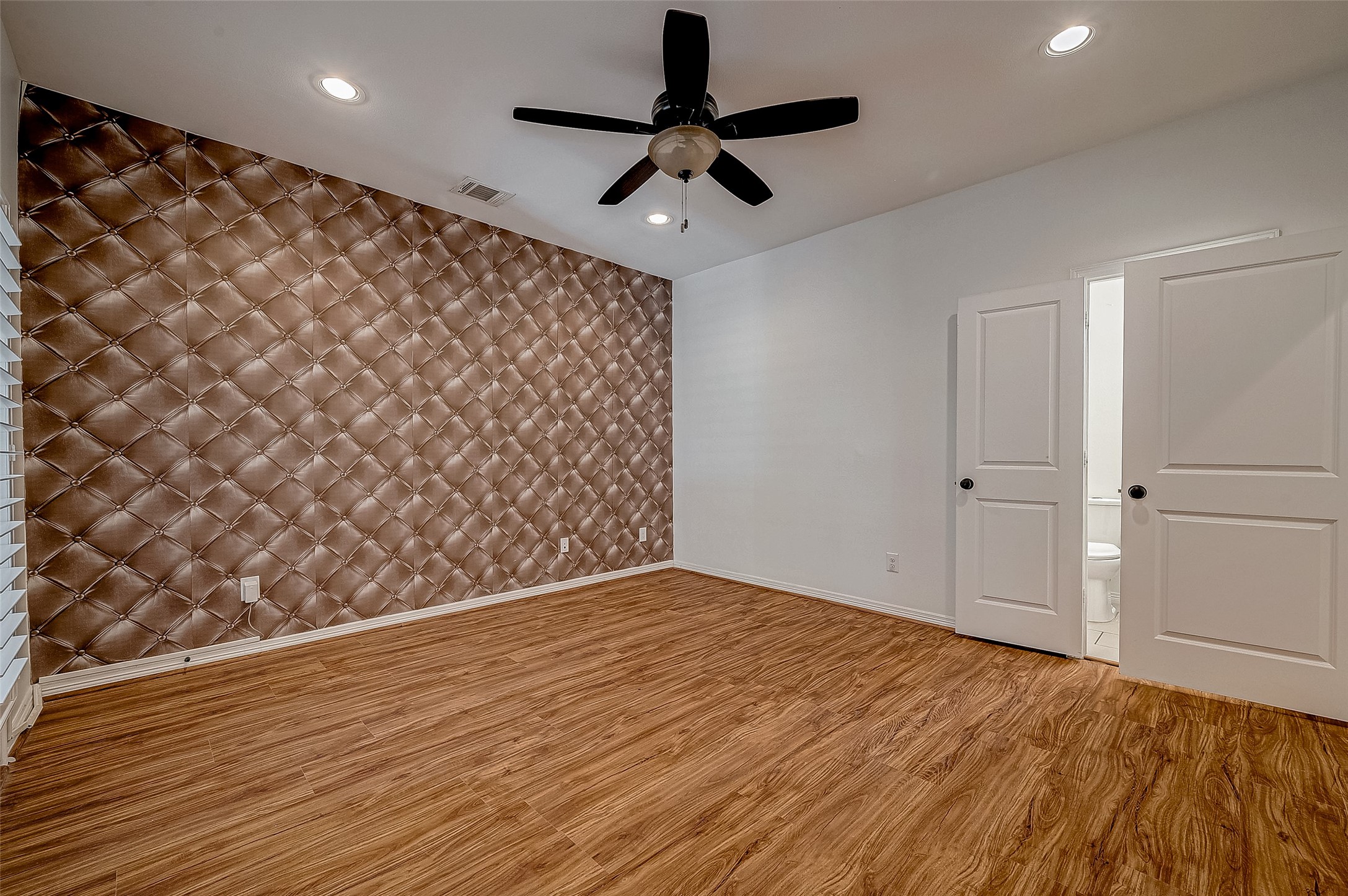 2411 Lawrence Street Houston, TX 77008 - Photo 13 of 30