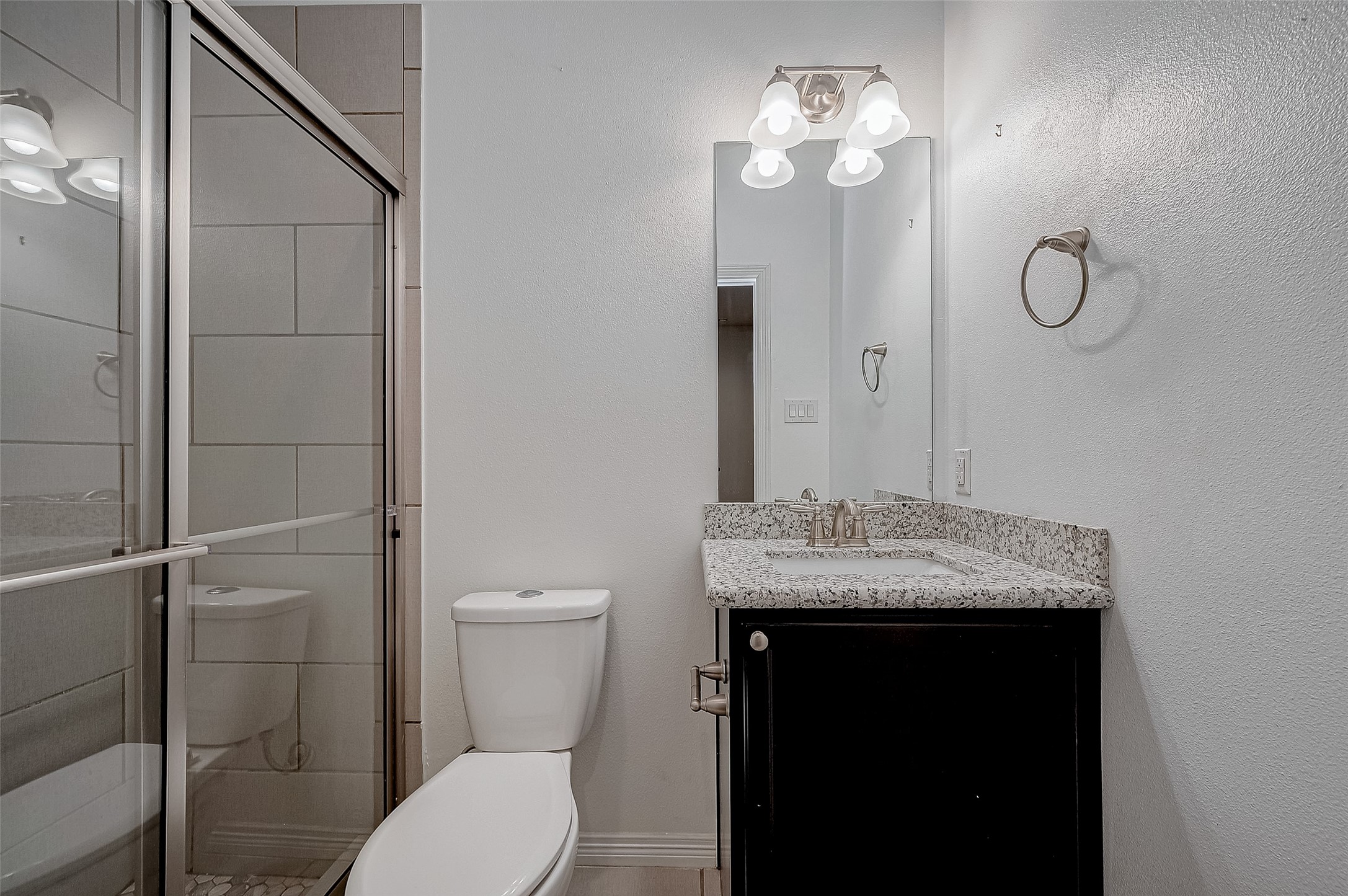 2411 Lawrence Street Houston, TX 77008 - Photo 14 of 30