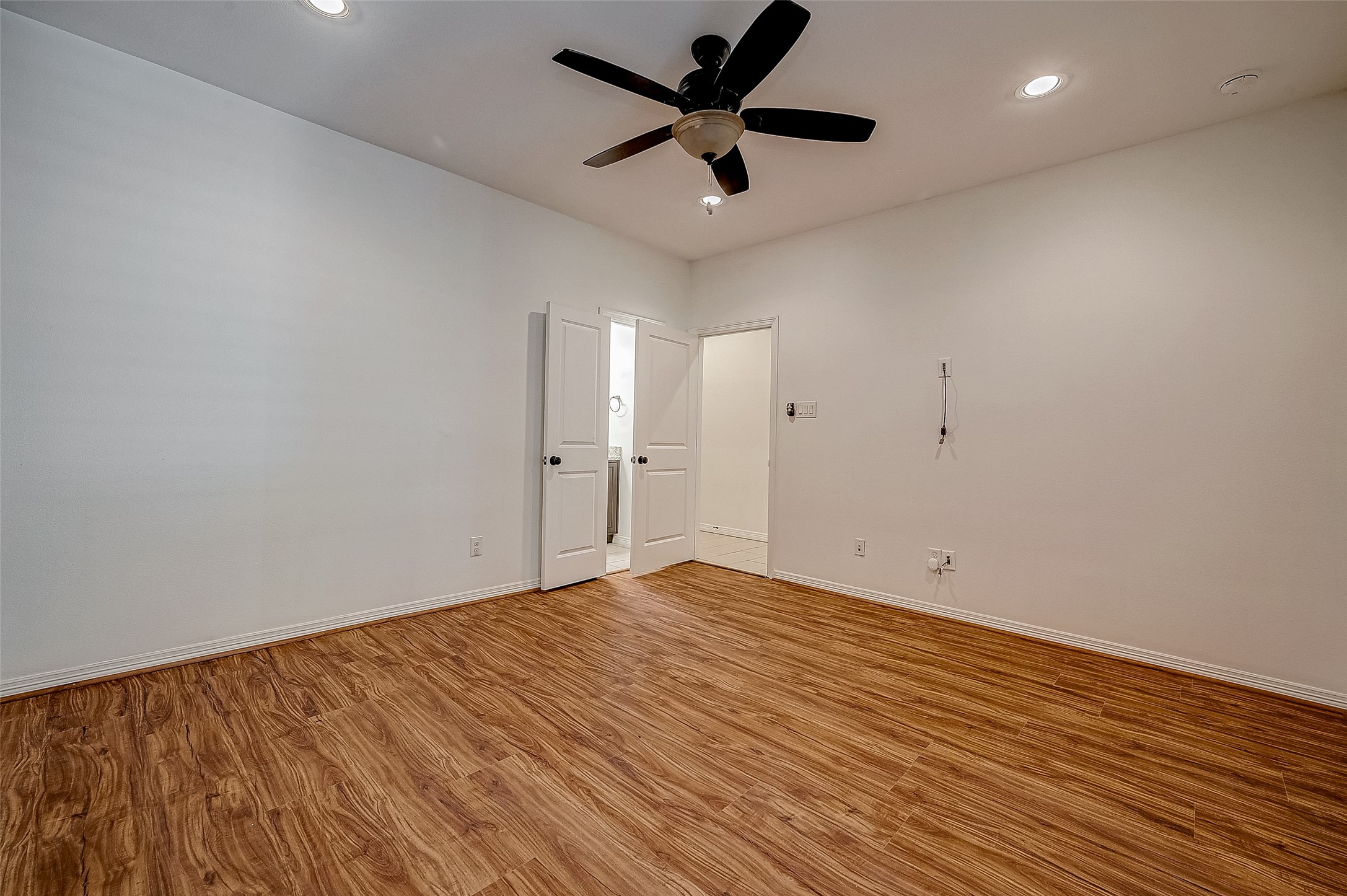 2411 Lawrence Street Houston, TX 77008 - Photo 17 of 30