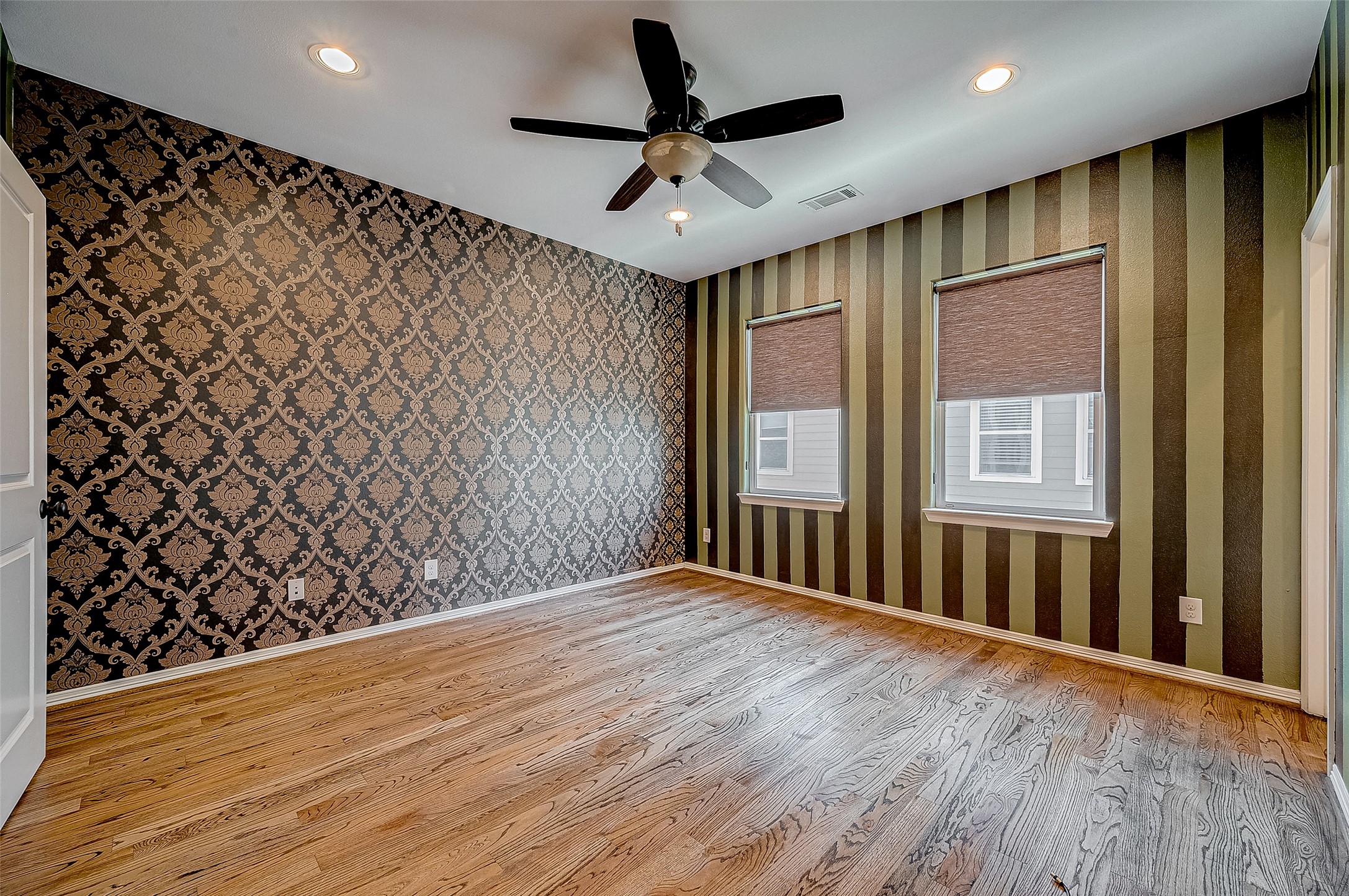 2411 Lawrence Street Houston, TX 77008 - Photo 22 of 30