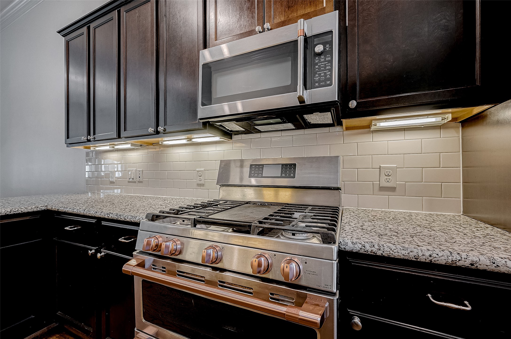 2411 Lawrence Street Houston, TX 77008 - Photo 9 of 30