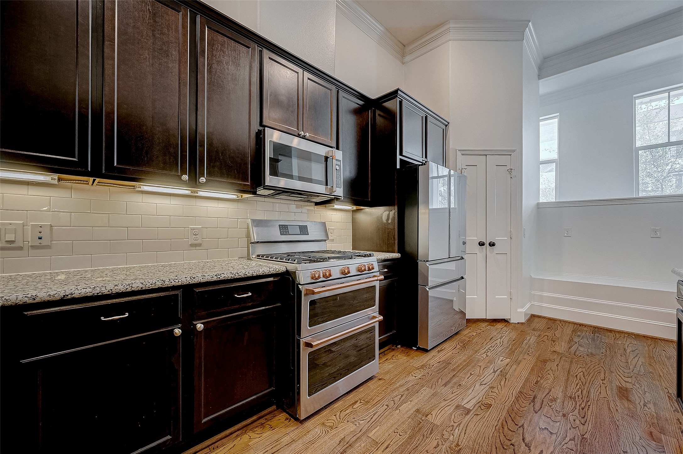 2411 Lawrence Street Houston, TX 77008 - Photo 10 of 30