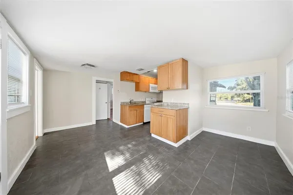$325,000 | 2010 30th Avenue North, St. Petersburg, FL 33713