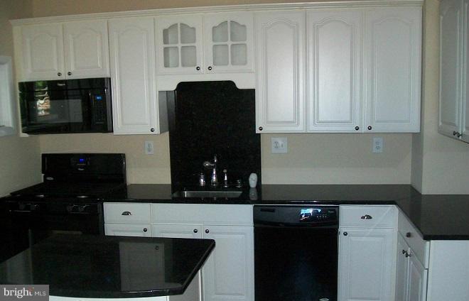 202 Charles Road Linthicum Heights, MD 21090 - Photo 2 of 10 Kitchen