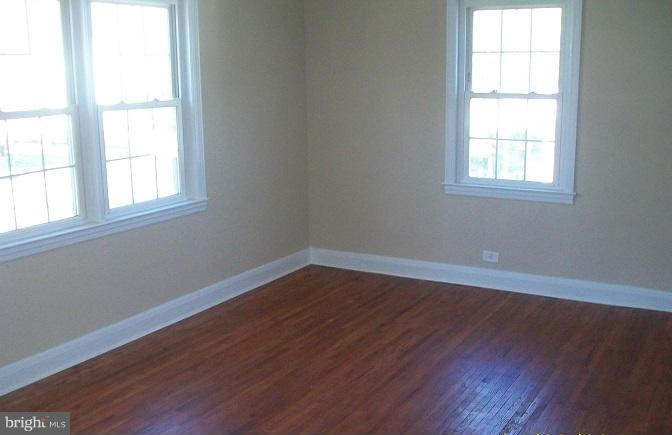 202 Charles Road Linthicum Heights, MD 21090 - Photo 8 of 10 Living Room