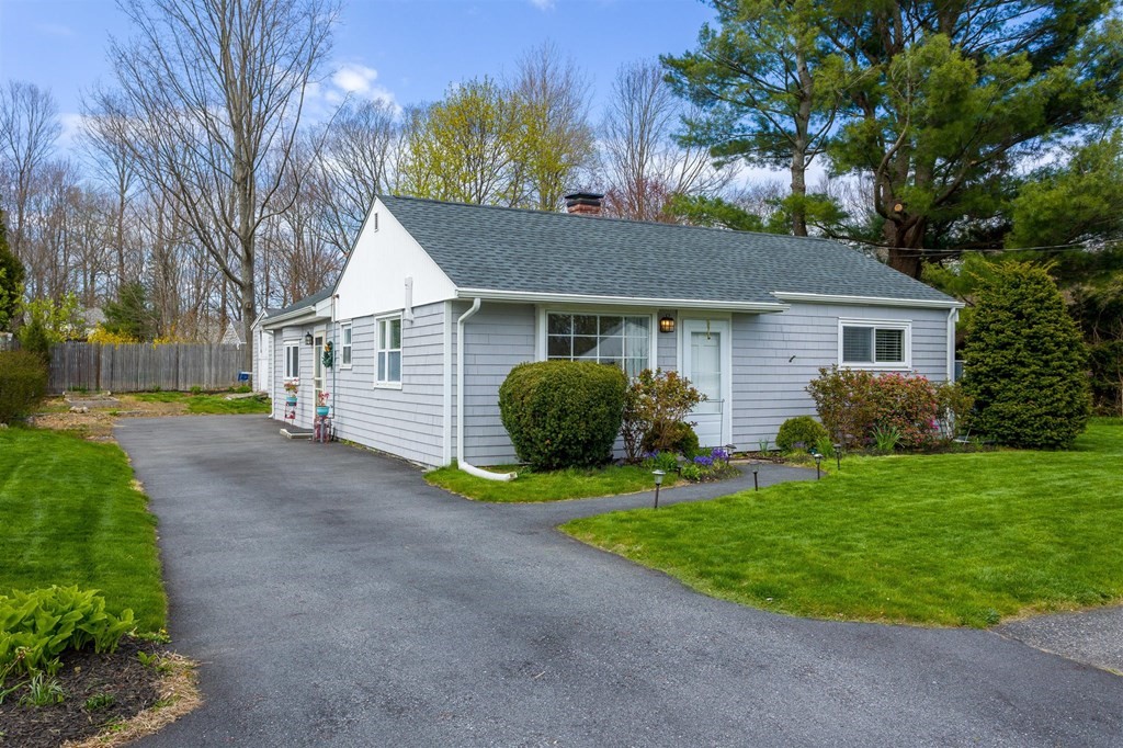 4 Robin Road Westborough, MA 01581 - Photo 1 of 26 Gallery Image 1