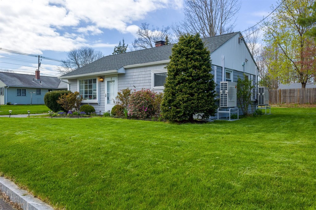 4 Robin Road Westborough, MA 01581 - Photo 3 of 26 Gallery Image 3